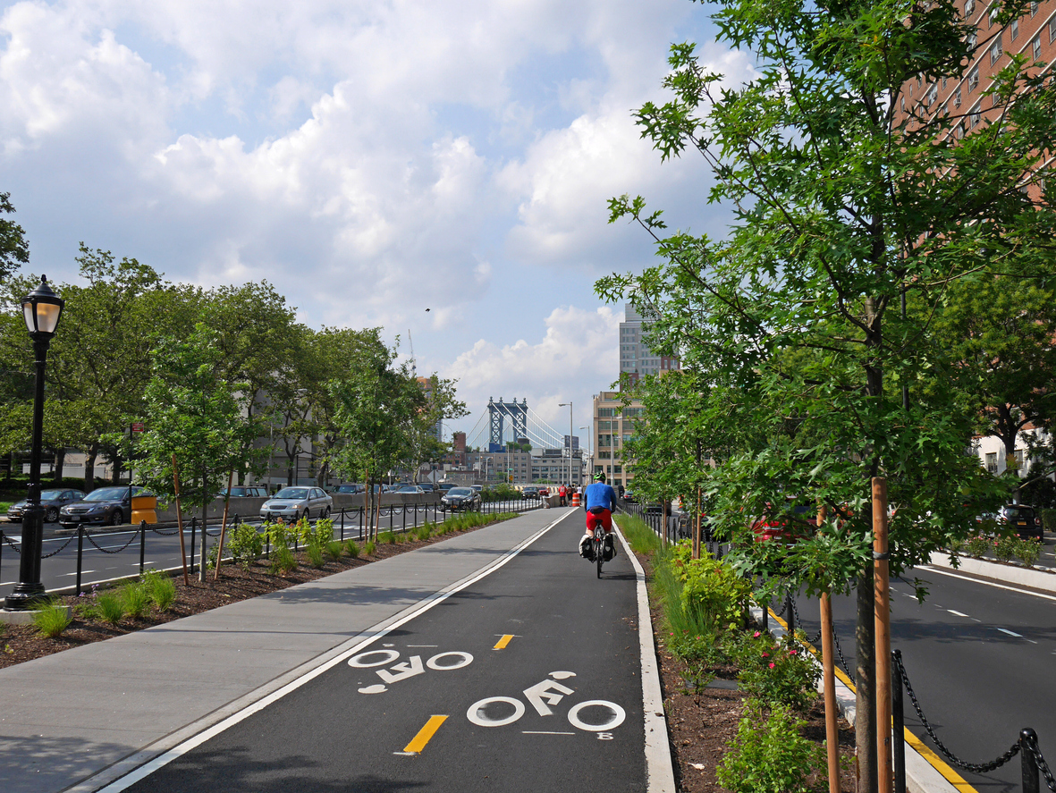 cleveland midway New York bike lane leading to Brooklyn Bridge